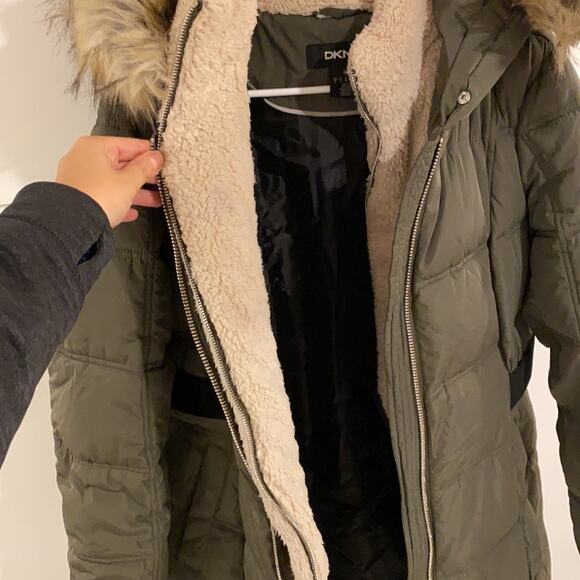 DKNY Fleece Lined Faux Fur Trim Hoo Juniper Large Olive - Picture 11 of 14
